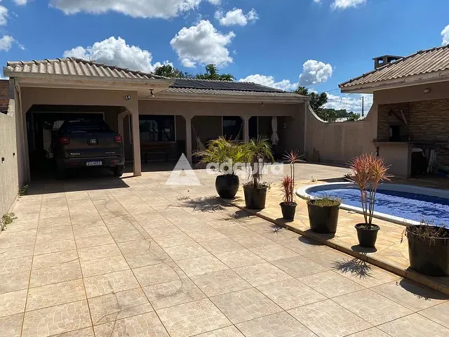 Casa 2 quartos e 3 banheiros, à venda ou para alugar, no bairro Jardim Carvalho em Ponta Grossa
