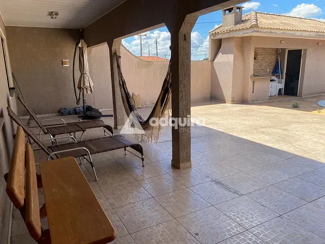 Casa 2 quartos e 3 banheiros, à venda ou para alugar, no bairro Jardim Carvalho em Ponta Grossa