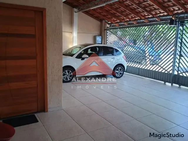 Casa com 300m² 3 quartos e 1 banheiro, à venda, no bairro Vila Industrial em São José dos Campos