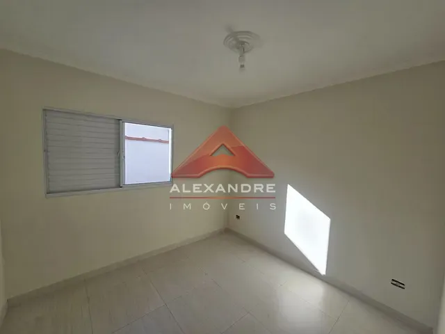 Casa com 250m² 4 quartos e 3 banheiros, à venda, no bairro Jardim Ismênia em São José dos Campos