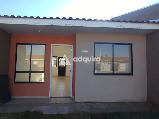 Casa 2 quartos e 1 banheiro, à venda, no bairro Cará-cará em Ponta Grossa