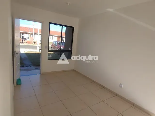 Casa 2 quartos e 1 banheiro, à venda, no bairro Cará-cará em Ponta Grossa