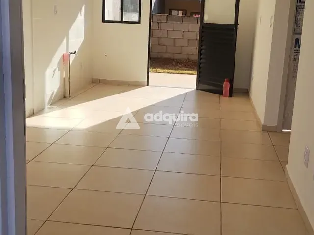 Casa 2 quartos e 1 banheiro, à venda, no bairro Cará-cará em Ponta Grossa