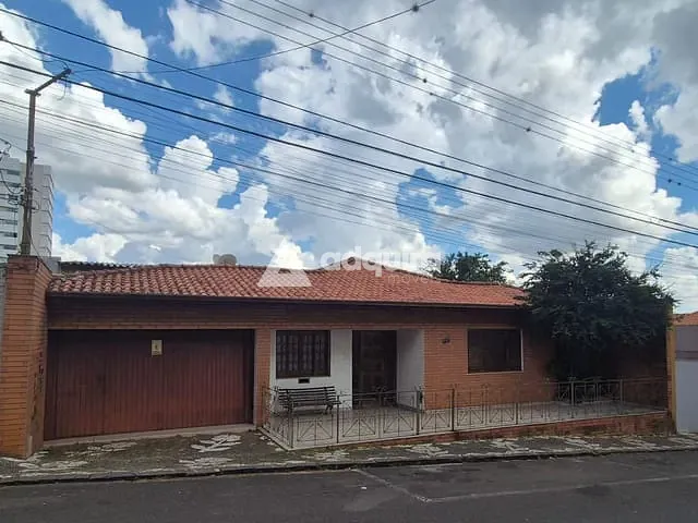 Casa com 286m² 3 quartos e 3 banheiros, à venda, no bairro Centro em Ponta Grossa