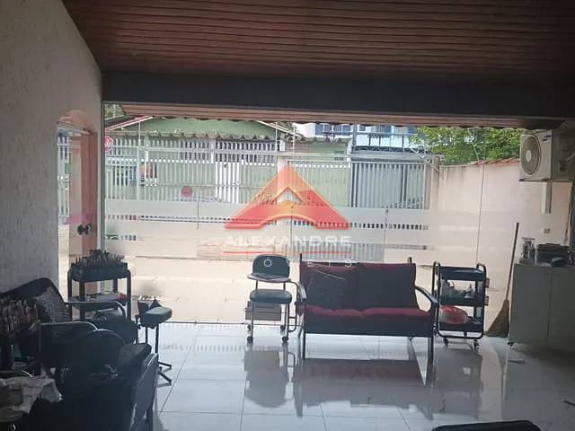 Casa com 215m² 3 quartos e 3 banheiros, à venda, no bairro Jardim Valparaíba em São José dos Campos