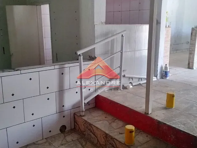Casa com 212m² 1 quarto e 2 banheiros, à venda ou para alugar, no bairro Jardim Ismênia em São José dos Campos
