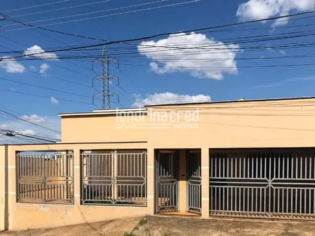 Casa com 355m², à venda, no bairro Conjunto Parigot de Souza 3 em Londrina