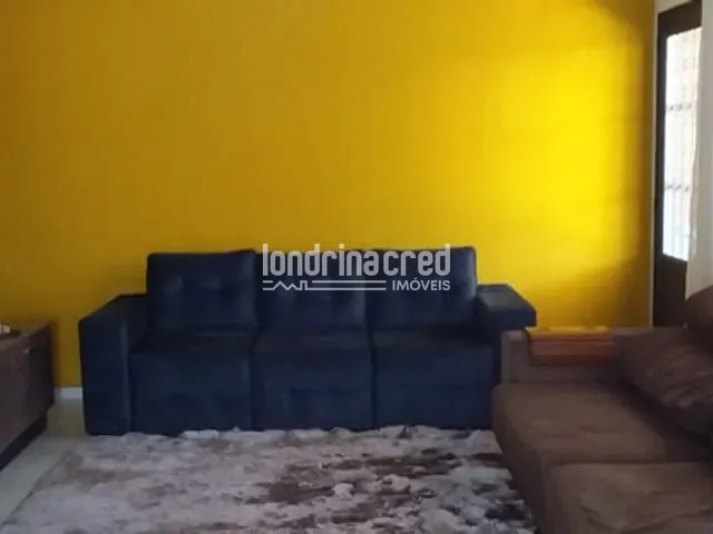 Casa com 355m², à venda, no bairro Conjunto Parigot de Souza 3 em Londrina