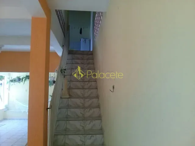 Casa com 530m² 3 quartos e 2 banheiros, à venda, no bairro Vila São Benedito em Pindamonhangaba