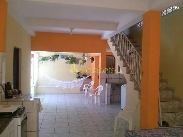 Casa com 530m² 3 quartos e 2 banheiros, à venda, no bairro Vila São Benedito em Pindamonhangaba