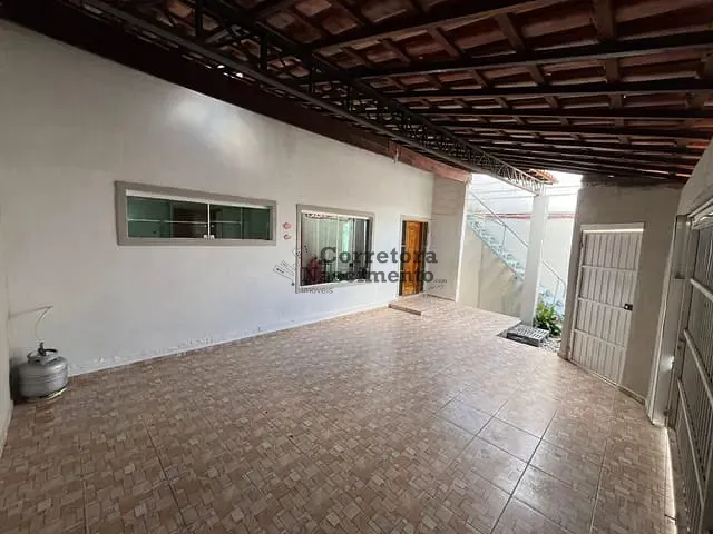 Casa com 250m² 5 quartos e 4 banheiros, para alugar, no bairro Jardim Terras de Sao Joao em Jacareí