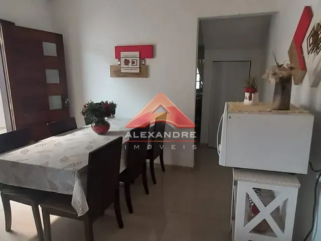 Casa com 145m² 3 quartos e 1 banheiro, à venda, no bairro Parque dos Príncipes em Jacareí