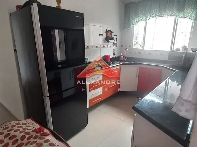 Casa com 145m² 3 quartos e 1 banheiro, à venda, no bairro Parque dos Príncipes em Jacareí