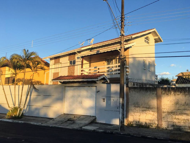 Casa com 340m² 4 quartos e 2 banheiros, à venda, no bairro Parque das Fontes em Tremembé