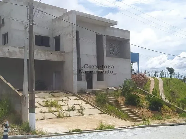 Casa com 1000m² 3 quartos e 2 banheiros, à venda, no bairro Condomínio Parque Vale dos Lagos em Jacareí