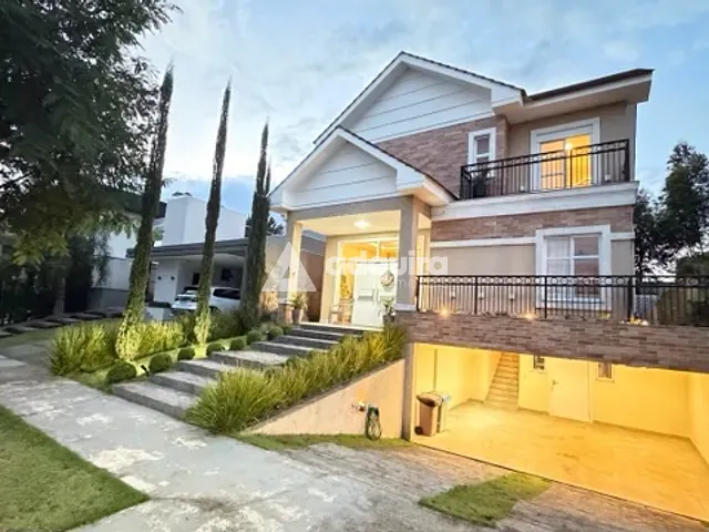 Casa com 300m² 4 quartos e 4 banheiros, à venda ou para alugar, no bairro Jardim Carvalho em Ponta Grossa