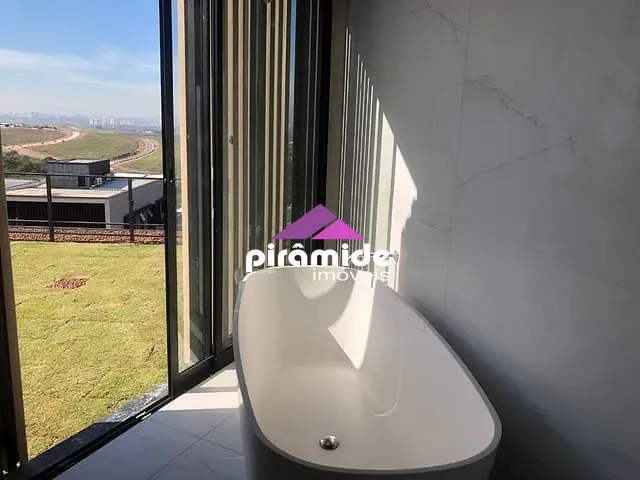 Casa com 871m² 4 quartos e 7 banheiros, à venda, no bairro Urbanova em São José dos Campos