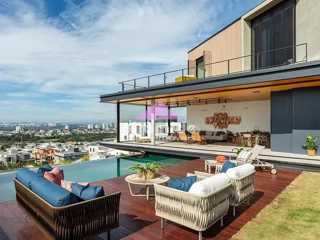 Casa com 871m² 4 quartos e 7 banheiros, à venda, no bairro Urbanova em São José dos Campos