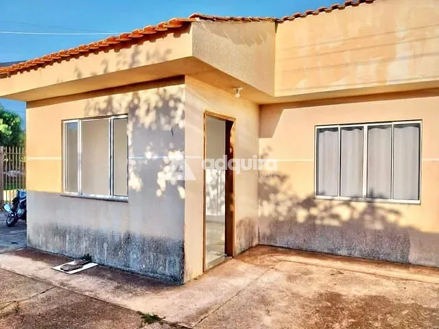 Casa 2 quartos e 1 banheiro, à venda, no bairro Cará-cará em Ponta Grossa