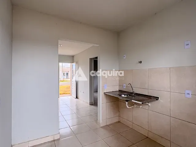 Casa 2 quartos e 1 banheiro, à venda, no bairro Neves em Ponta Grossa