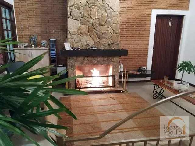 Casa com 800m² 5 quartos e 6 banheiros, à venda, no bairro Jardim dos Pinheiros em Atibaia
