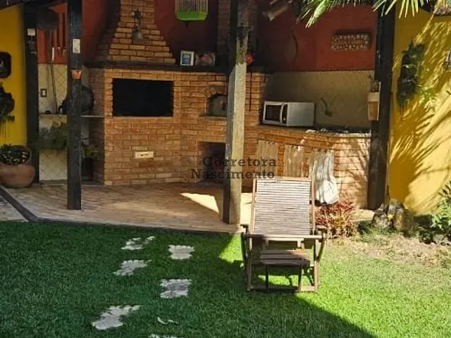 Casa com 800m² 4 quartos e 4 banheiros, à venda, no bairro Loteamento Villa Branca em Jacareí