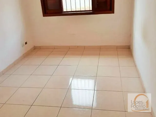 Casa com 180m² 2 quartos e 2 banheiros, à venda, no bairro Jardim das Cerejeiras em Atibaia