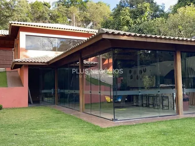 Casa com 1000m² 2 quartos e 3 banheiros, à venda, no bairro Centro em Ibiúna