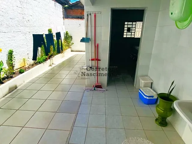 Casa com 370m² 3 quartos e 2 banheiros, à venda, no bairro Jardim Satélite em São José dos Campos