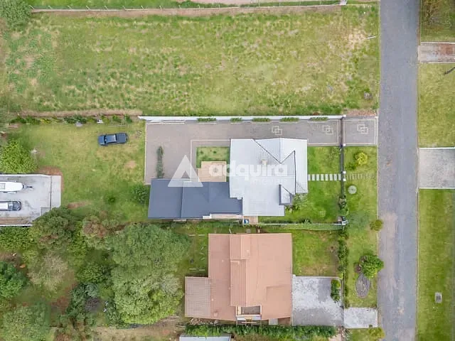 Casa com 1200m² 3 quartos e 4 banheiros, à venda, no bairro Colônia em Carambeí