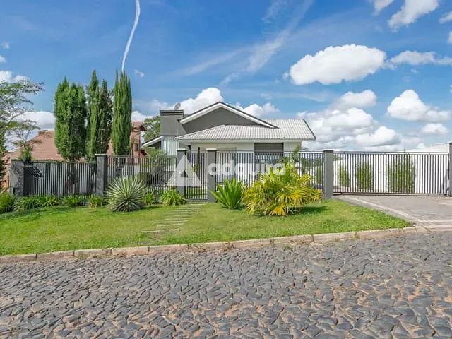 Casa com 1200m² 3 quartos e 4 banheiros, à venda, no bairro Colônia em Carambeí