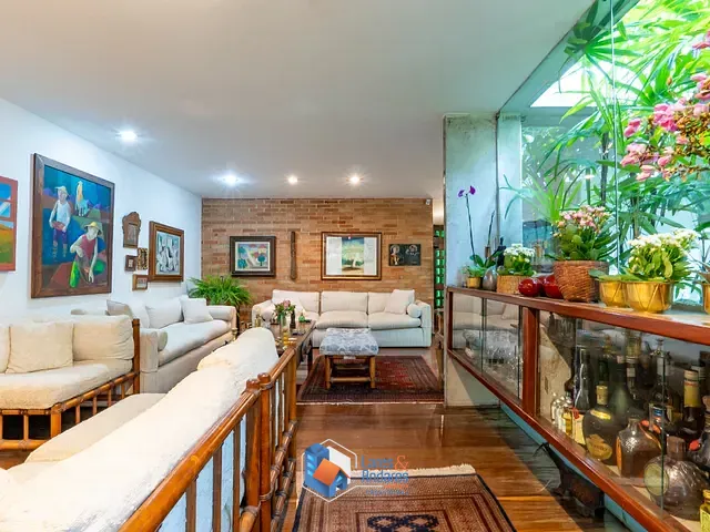 Casa com 572m² 4 quartos e 7 banheiros, à venda, no bairro Jardim Leonor em São Paulo