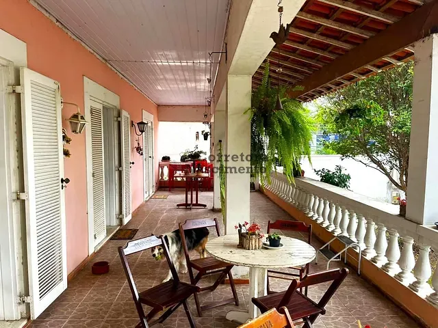 Casa com 1040m² 6 quartos e 3 banheiros, à venda, no bairro Jardim Esplanada em São José dos Campos