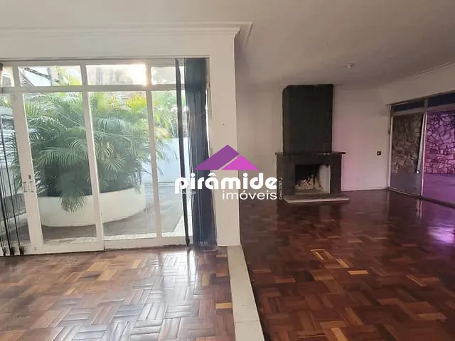 Casa com 450m² 3 quartos e 3 banheiros, à venda, no bairro Jardim Esplanada em São José dos Campos