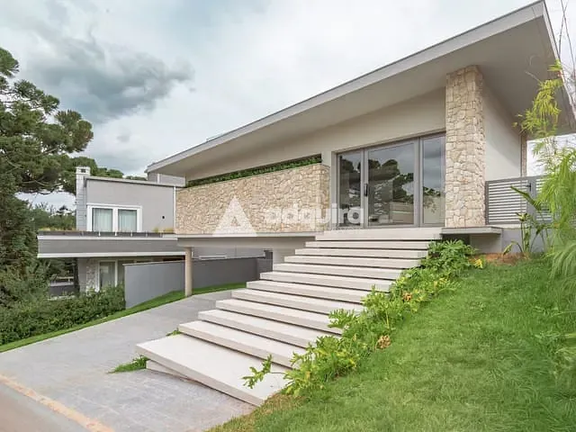 Casa 4 quartos e 7 banheiros, à venda, no bairro Estrela em Ponta Grossa