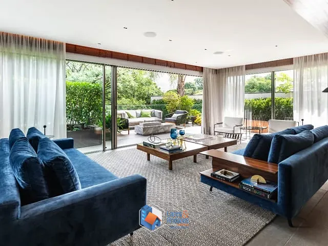 Casa com 925m² 4 quartos e 6 banheiros, à venda, no bairro Alto de Pinheiros em São Paulo