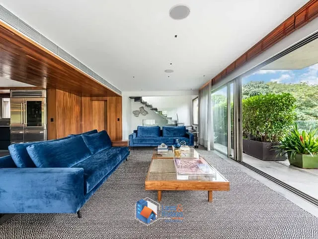 Casa com 925m² 4 quartos e 6 banheiros, à venda, no bairro Alto de Pinheiros em São Paulo
