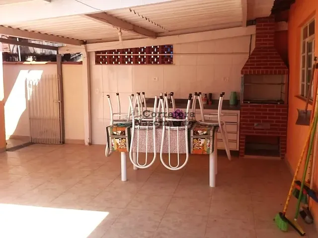 Casa com 200m² 2 quartos e 2 banheiros, à venda, no bairro Jardim Jacinto em Jacareí
