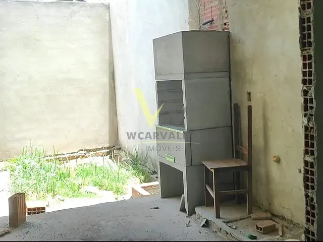 Casa com 200m² 3 quartos e 2 banheiros, à venda, no bairro Jardi Itália em Anápolis