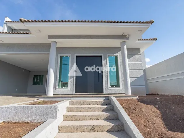 Casa com 429m² 3 quartos e 5 banheiros, à venda, no bairro Uvaranas em Ponta Grossa