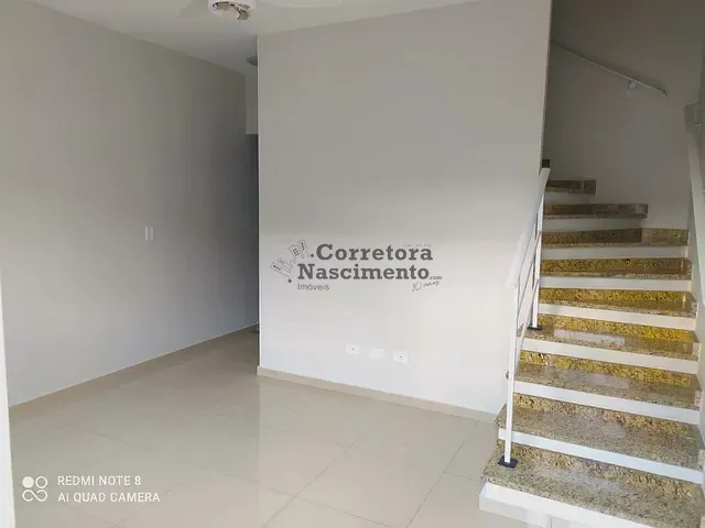Casa com 80m² 2 quartos e 3 banheiros, à venda, no bairro Jardim California em Jacareí