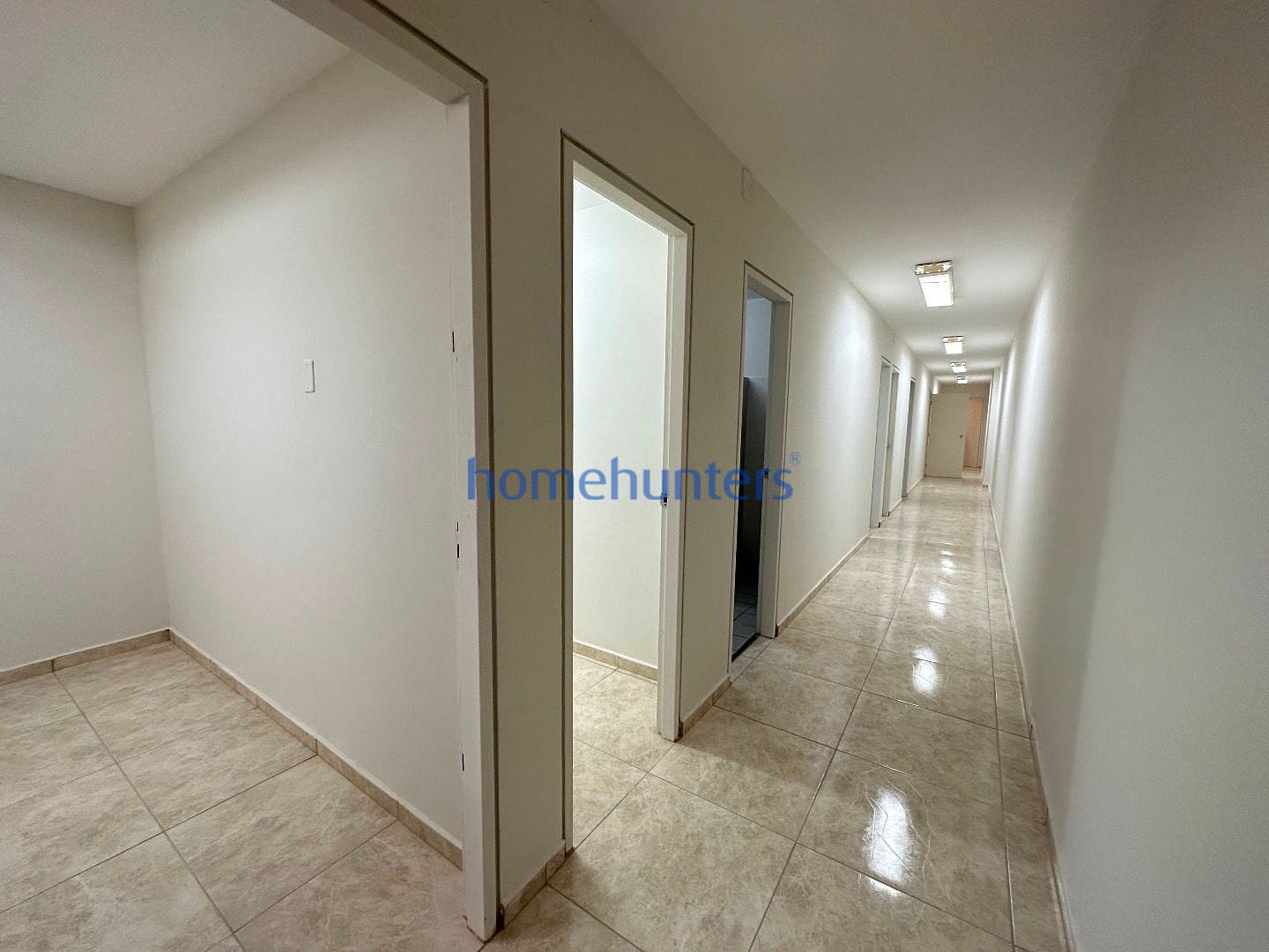 Casa à venda e aluguel com 1 quarto, 440m² - Foto 9