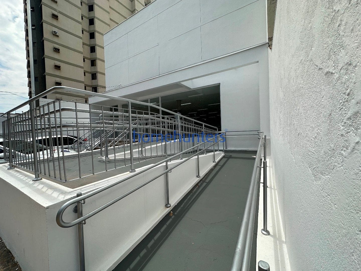 Casa à venda e aluguel com 1 quarto, 440m² - Foto 3