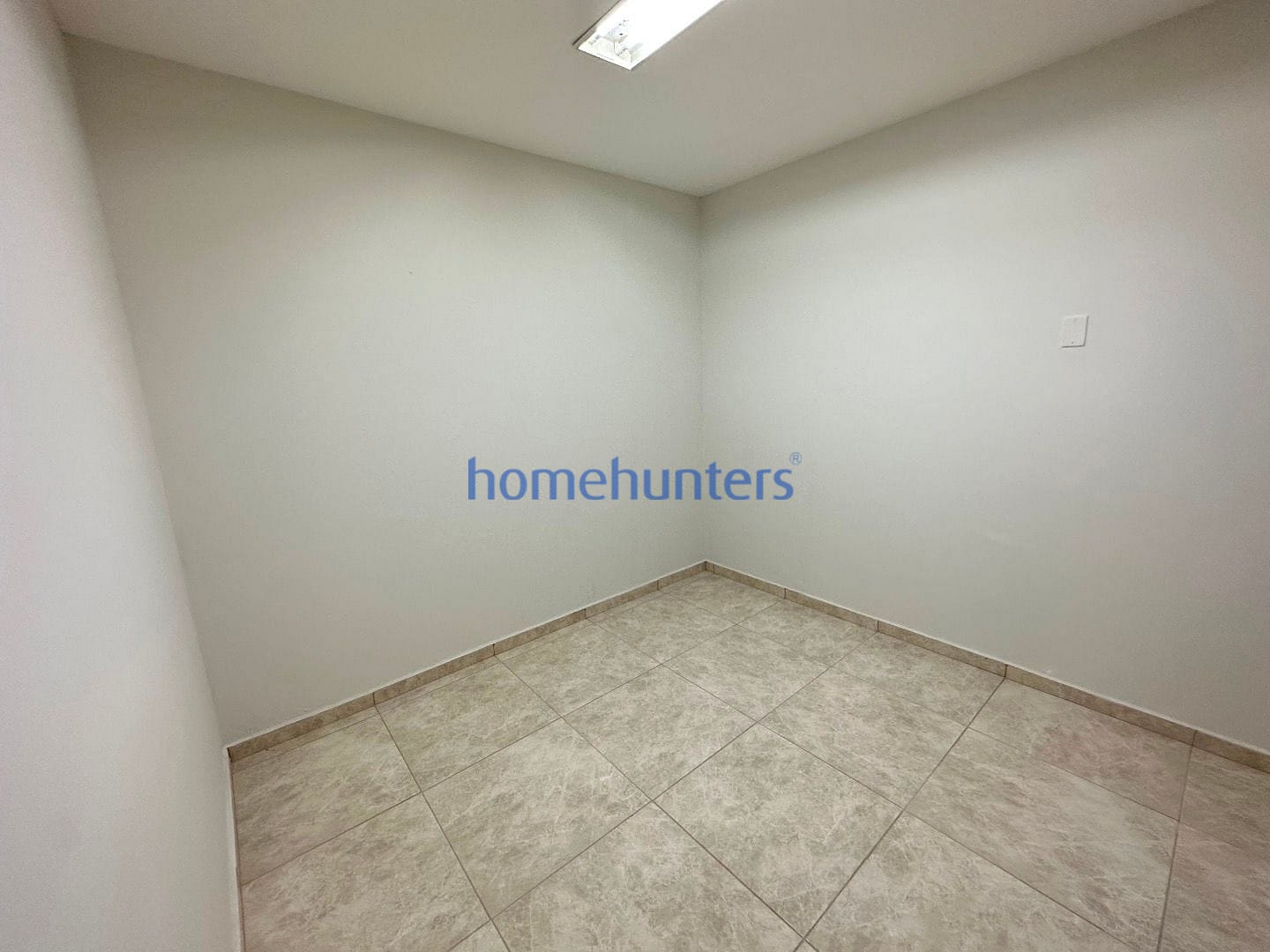 Casa à venda e aluguel com 1 quarto, 440m² - Foto 10