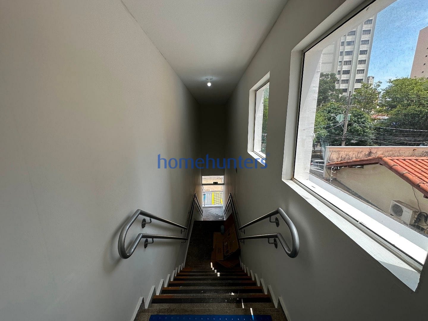 Casa à venda e aluguel com 1 quarto, 440m² - Foto 8