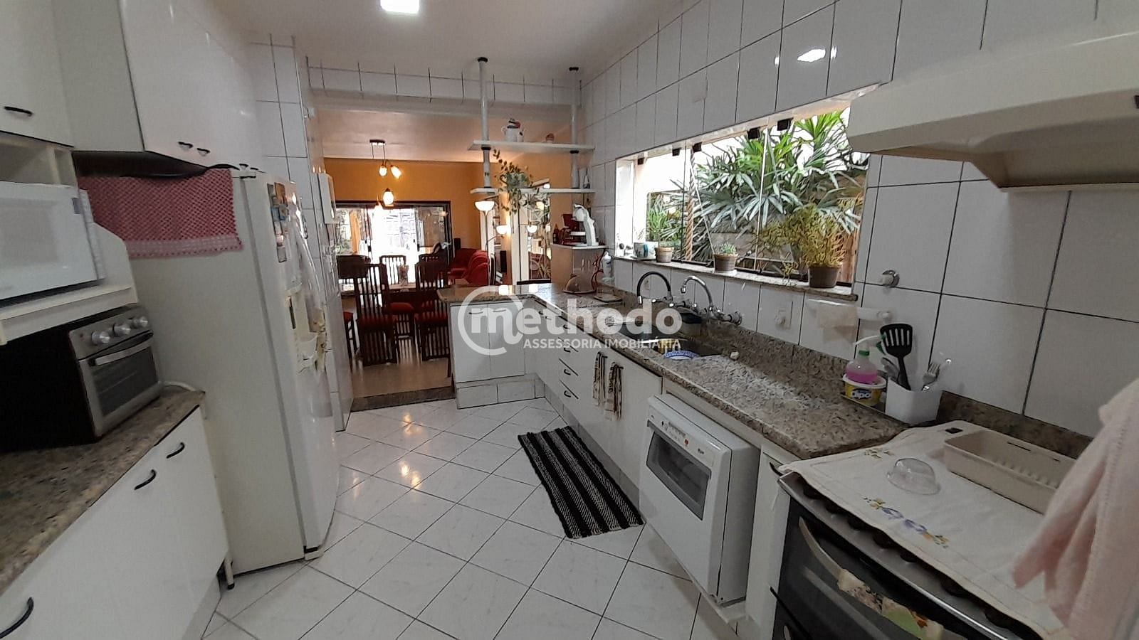 Casa, 4 quartos, 325 m² - Foto 2