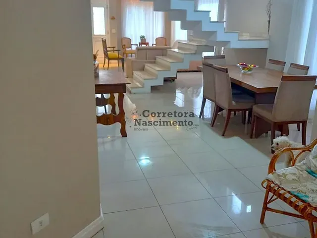 Casa com 345m² 3 quartos e 2 banheiros, à venda, no bairro Jardim Esplanada em São José dos Campos
