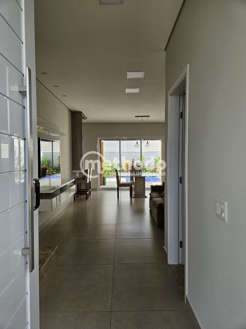 Casa, 3 quartos, 203 m² - Foto 2