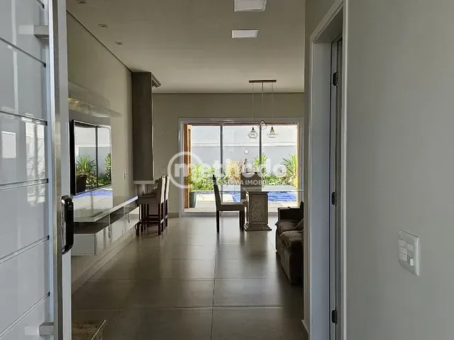 Casa com 250m² 3 quartos e 4 banheiros, à venda, no bairro Parque Brasil 500 em Paulínia