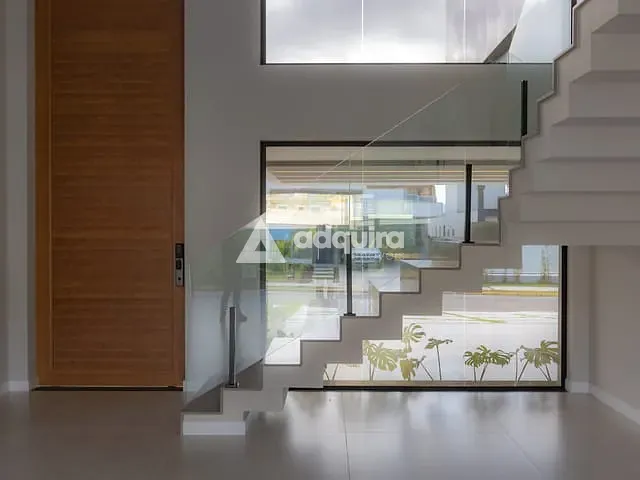 Casa com 459m² 4 quartos e 5 banheiros, à venda, no bairro Santa Regina em Camboriú